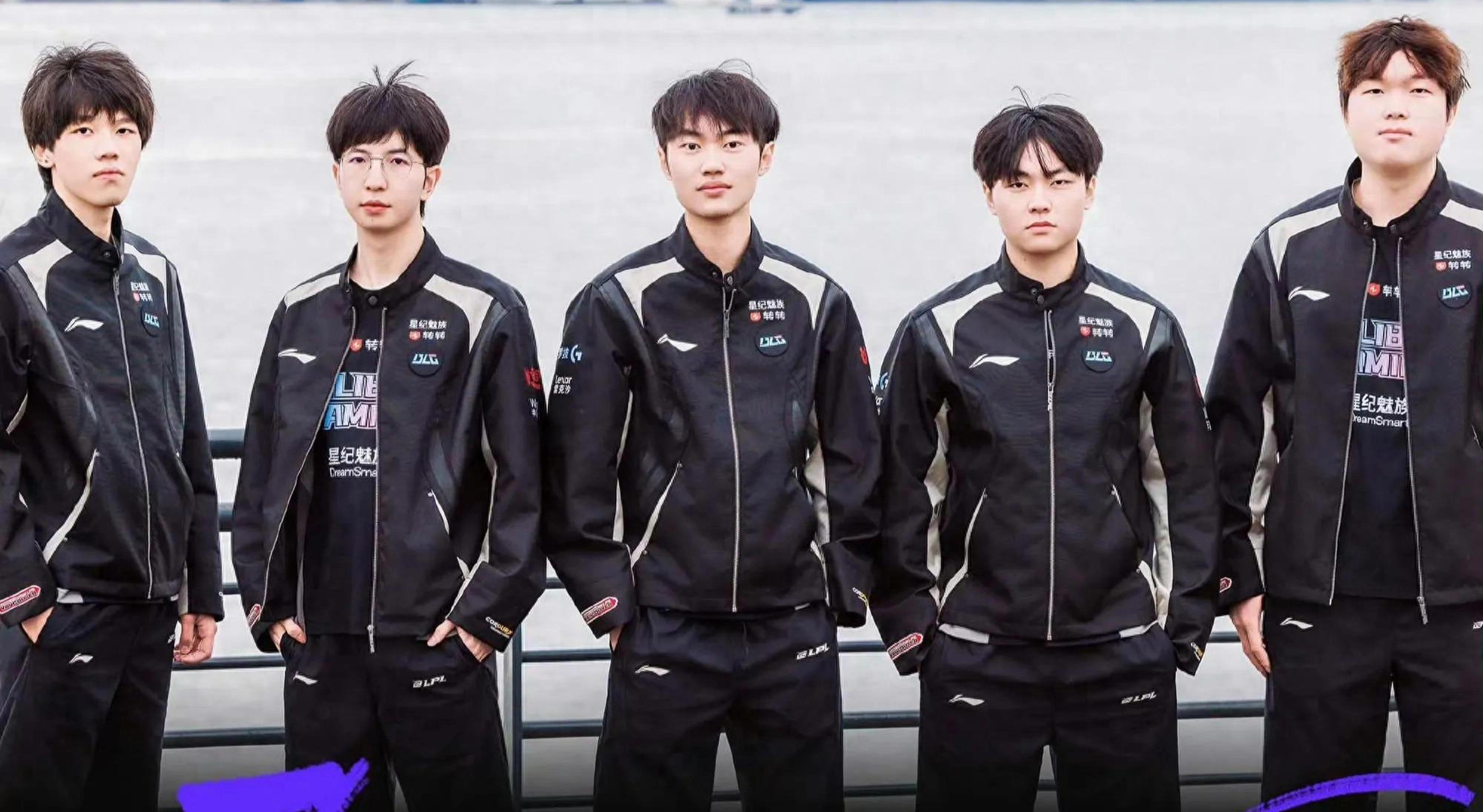 强调在全球 强调在全球